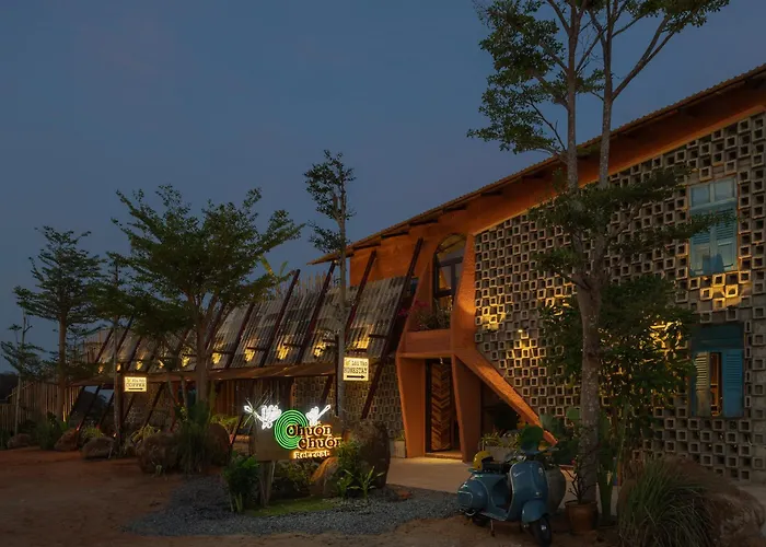 Chuồn Chuồn Retreat