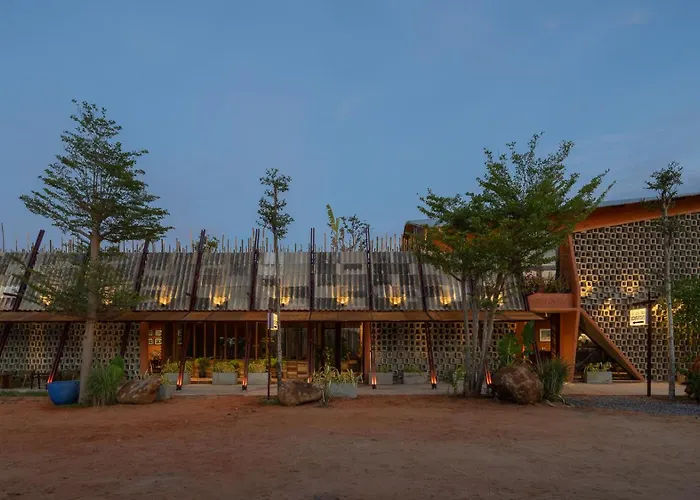 Chuồn Chuồn Retreat