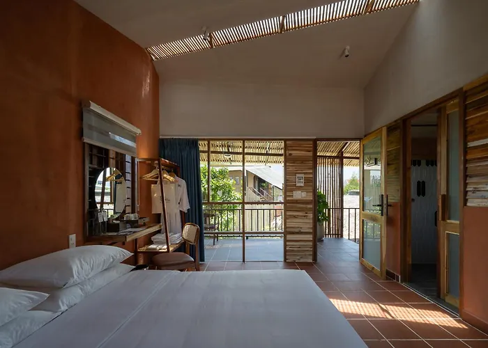 Chuồn Chuồn Retreat